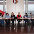 Die Caritas stellte ihr Berufsprojekt zur Leichten Sprache beim Bezirk Schwaben vor