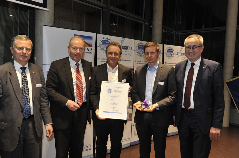 Die KESSEL AG aus Lenting ist Preisträger der KUMAS-Leitprojekte 2017 (v.l.n.r.: Prof. Wolfgang Rommel, Norbert Schürmann, Reinhard Späth, Florian Holzapfel, Thomas Nieborowsky)