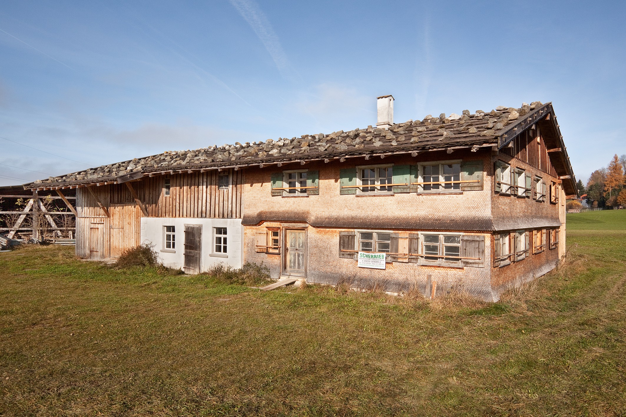 Das Bauernhaus Engenberg ist bereits als Baustelle am Geländerand des Bauernhofmuseums sichtbar. Der Hof soll im baulichen Zustand der 20er Jahre des 20. Jahrhunderts als typischer Westallgäuer Bauernhof dem Publikum präsentiert werden.