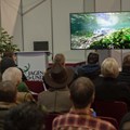 Der Film "Der Donaulachs kehrt zurück", der bei der Messe uraufgeführt wurde, zeigt mit teils spektakulären Aufnahmen, wie die Fischereifachberatung versuchtn den Huchen wieder in den schwäbischen Flüssen anzusiedeln.