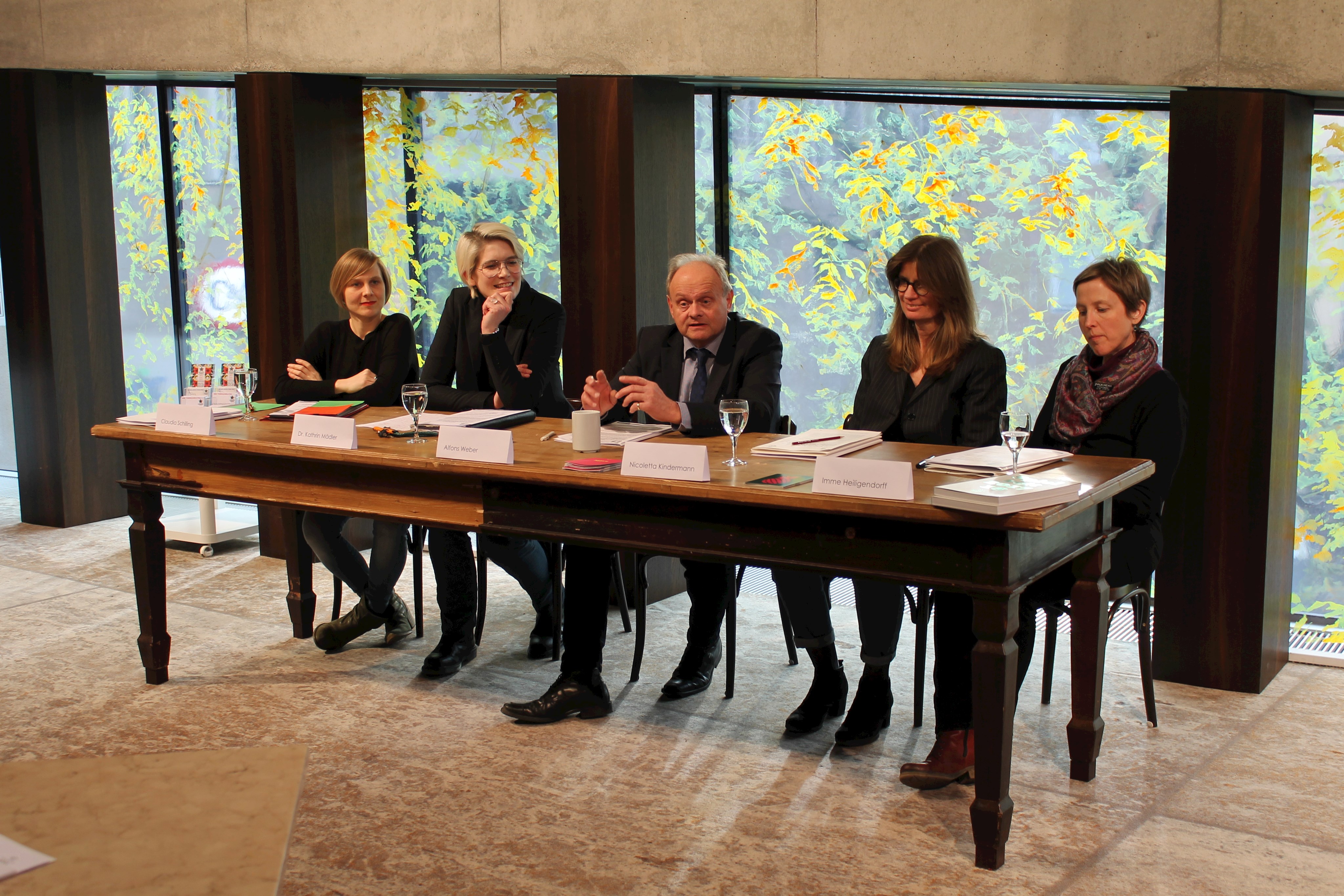 von links nach rechts: Claudia Schilling, Dr. Kathrin Mädler, Alfons Weber, Nicoletta Kindermann und Imme Heiligendorff