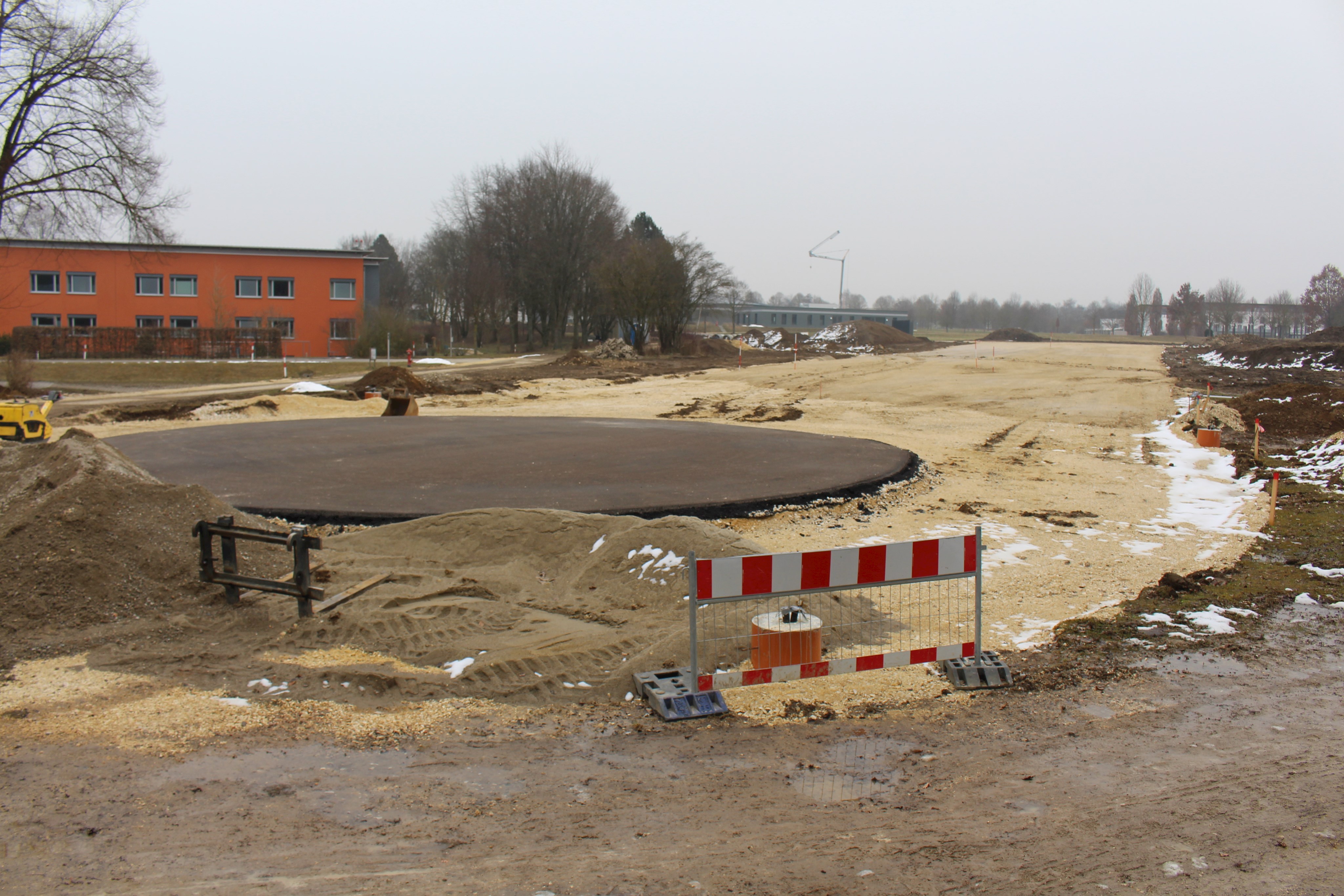 Bezirkskrankenhaus Günzburg: Bald rücken die Baufirmen an - Krankenhausleitung bittet darum, nur auf ausgewiesenen Flächen zu parken