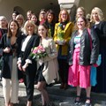 Die Examensklasse mit ihrer Klassenlehrerin Astrid Kindermann (links) sowie Claudia Schneider-Helm (hintere Reihe, Vierte von rechts).
