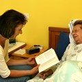 Auch für die ambulante Hilfe zur Pflege ist jetzt der Bezirk Schwaben zuständig.