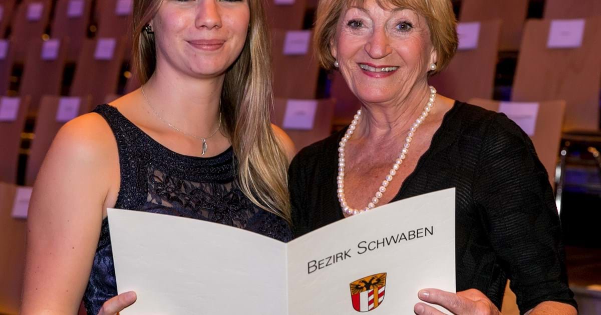 Melanie Zirnsak für Bachelorarbeit mit dem Förderpreis des Bezirks ...