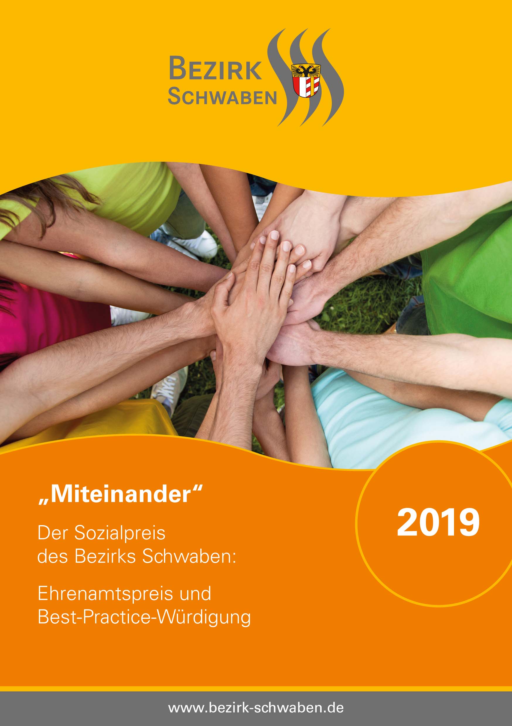 Jetzt bewerben: Der Bezirk Schwaben vergibt 2019 einen Preis für soziales Engagement