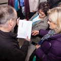 Architekt Géza Varga stand den Mitgliedern des Personalrats Rede und Antwort zu den Plänen.