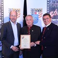 von links nach rechts: Bezirkstagspräsident und Landrat Martin Sailer, Altbezirkstagspräsident Jürgen Reichert, Präsident Franz Josef Pschierer, MdL und Staatsminister a. D.