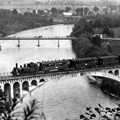 "Das Legauer Bähnle" oder die "Legauer Rutsch" auf der Illerbrücke bei Illerbeuren.