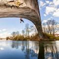 Illerbrücke bei Illerbeuren - Spektakulär waren die Untersuchungsarbeiten im Rahmen der ersten großen Bausanierung im Jahr 2017, über 100 Jahre nach Erbau der Brücke.