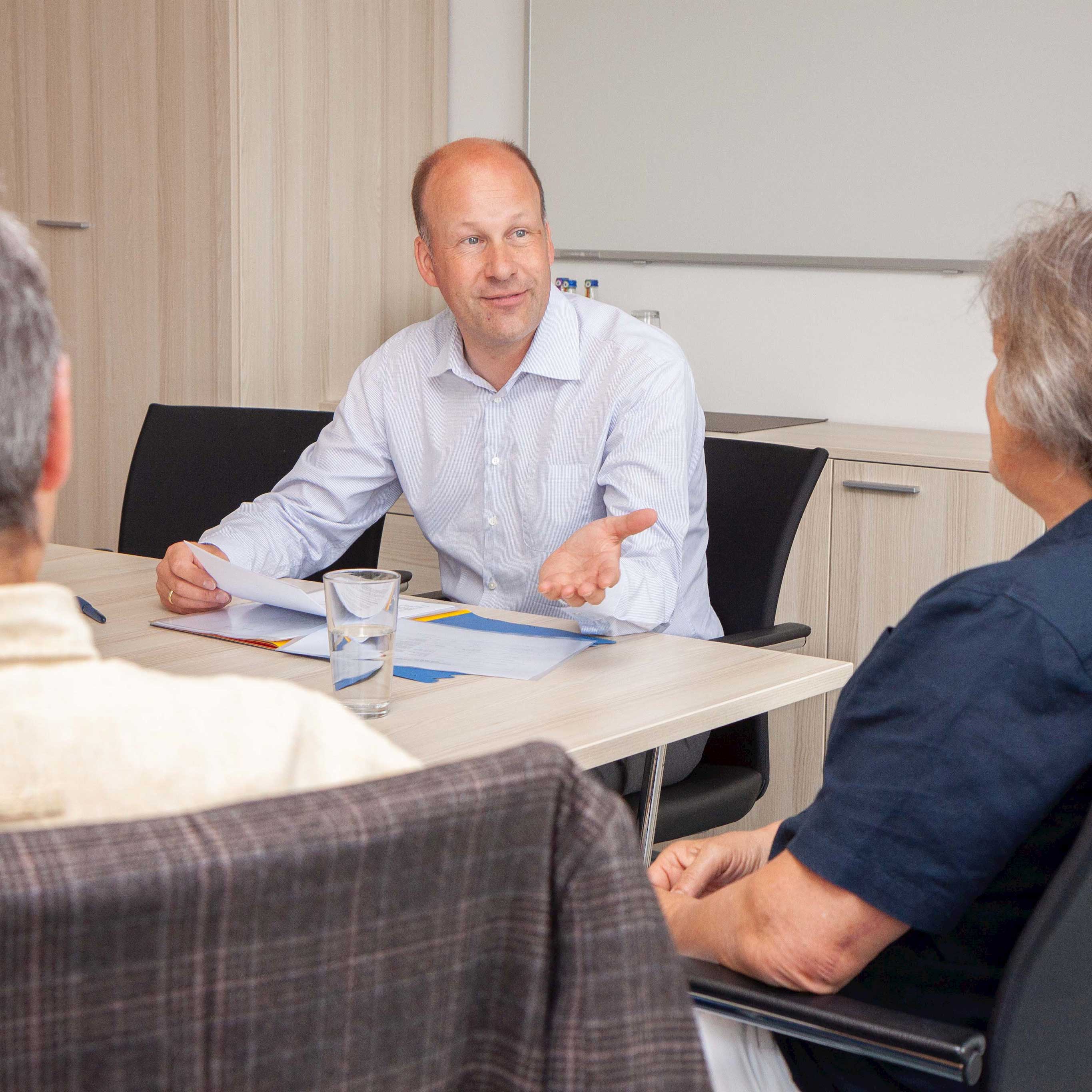 Bürgersprechstunde mit Bezirkstagspräsident Martin Sailer in Augsburg