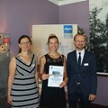 Personalreferentin Claudia Blank, Preisträgerin Tamara Trommer, Ausbilder Markus Spies (v.l.n.r.)
