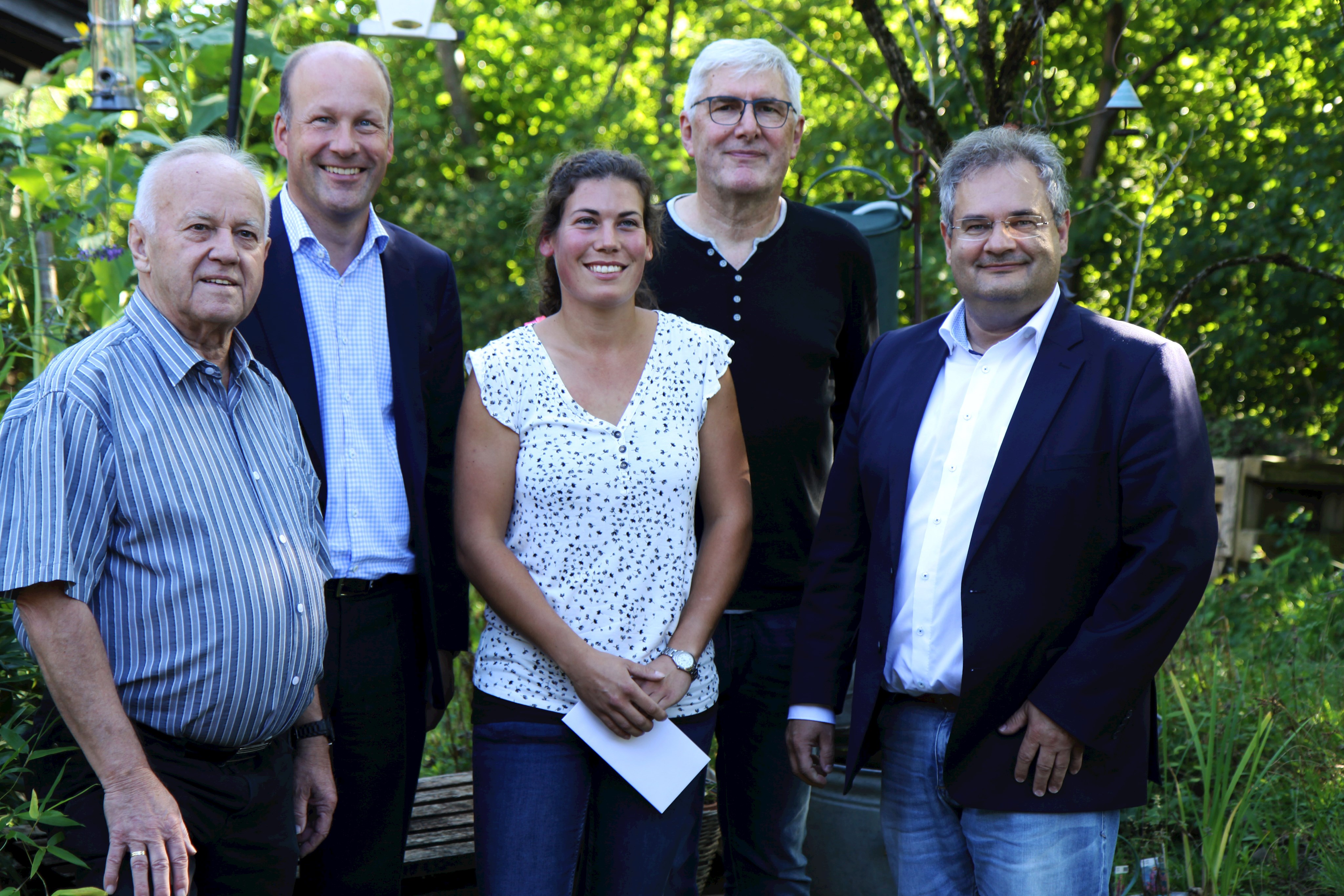 v.l.: Vorsitzenden der Lebenshilfe Sonthofen Joachim Wawersich, Bezirkstagspräsident Martin Sailer, Tatjana Berger, Pädagogin im Autismusbereich, Geschäftsführer Hartmut Höger und Fischens Bürgermeister und Bezirksrat Edgar Rölz