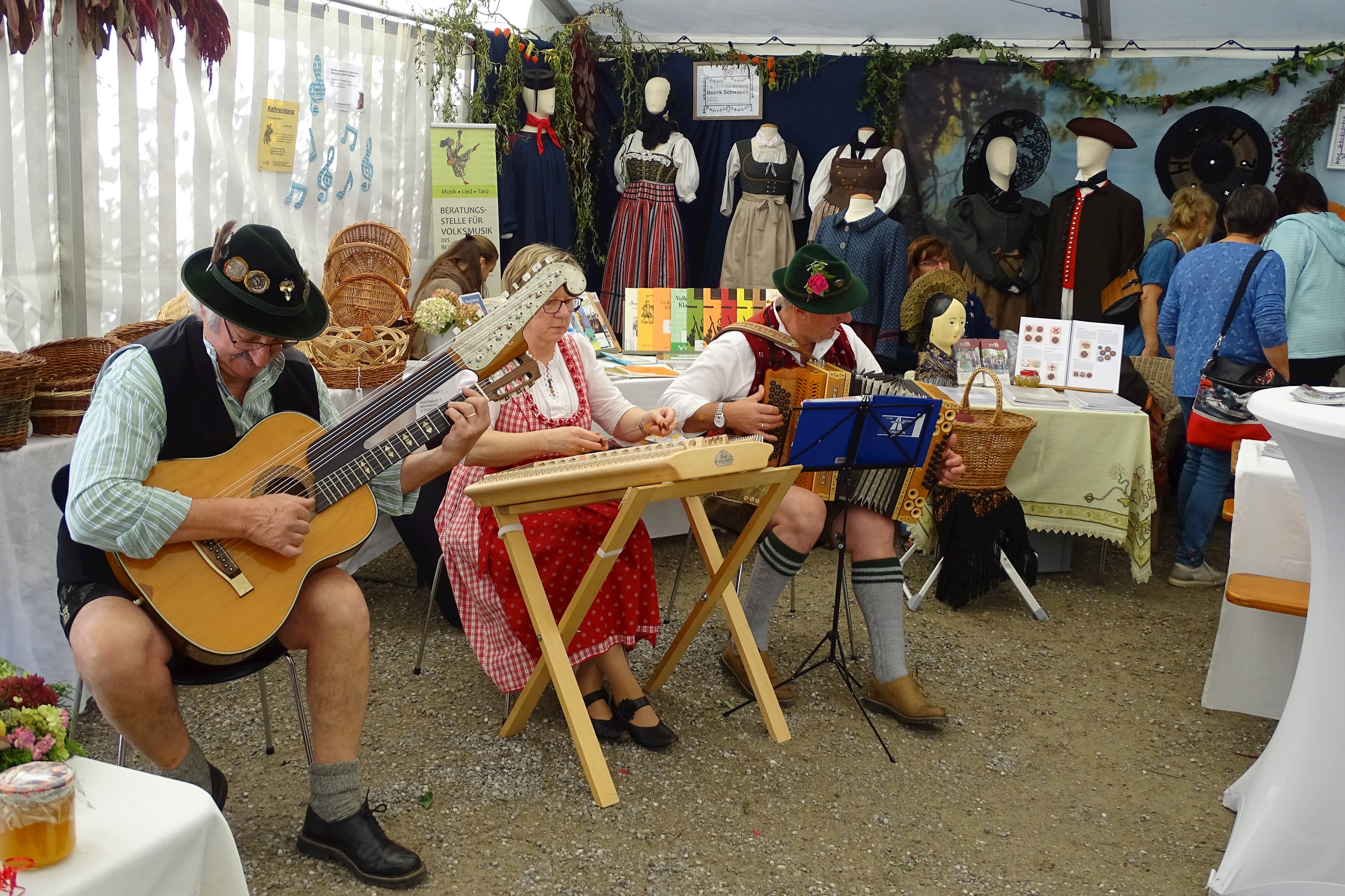 Die Lechtal-Paartal-Musi hat auf dem Trachtenmarkt 2019 für musikalische Stimmung gesorgt