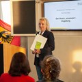 Karin Lange vom Verein "einsmehr" bedankte sich - und stellte gleich die weiteren Vorhaben ihres Vereins vor