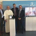 von links nach rechts: Bezirkstagspräsident Martin Sailer, Prior Pater Stefan Kling, Bürgermeister Mathias Stölzle und Landrat Thorsten Freudenberger.