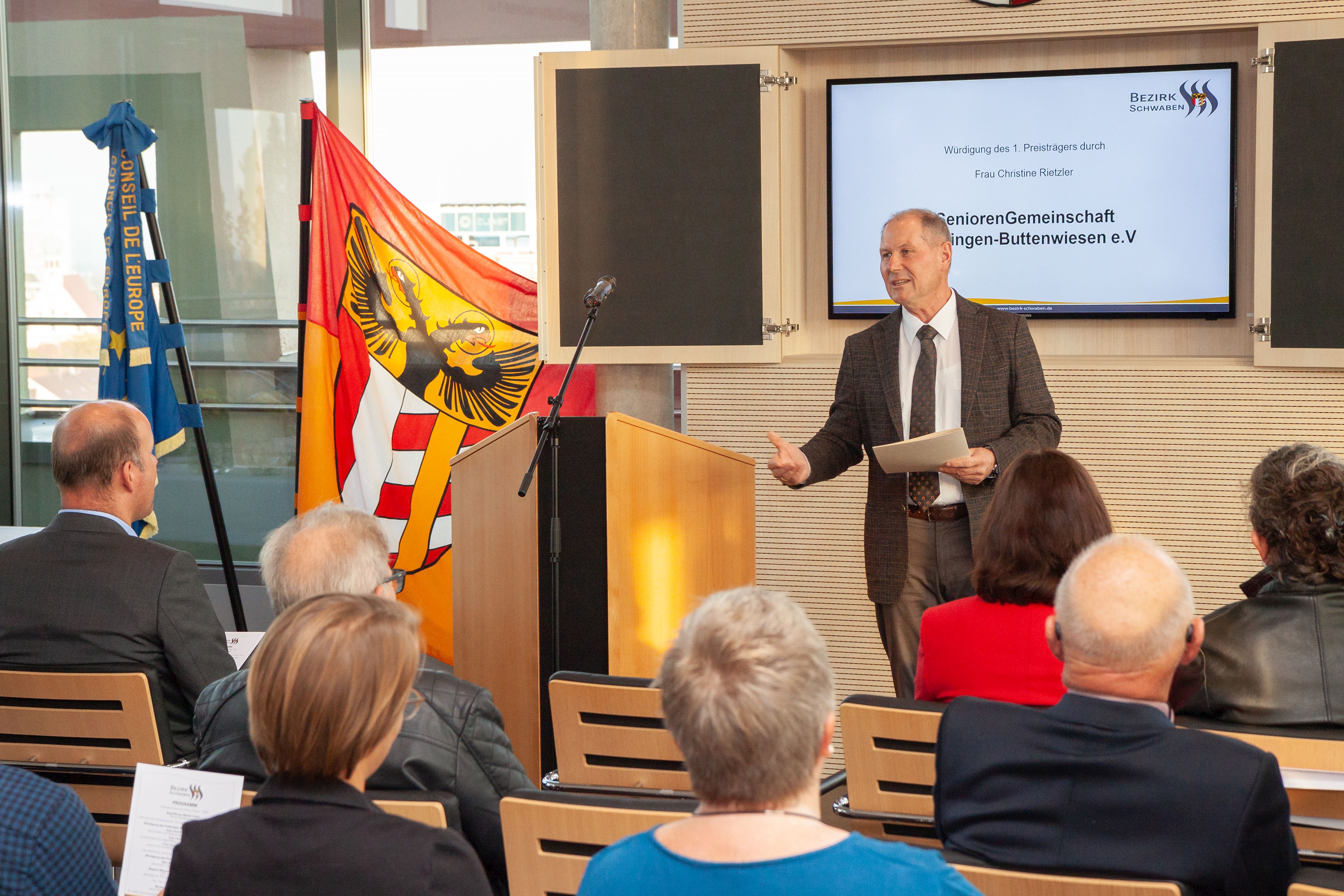 Hans-Josef Berchtold, Vorsitzender der SeniorenGemeinschaft, bedankte sich für die Auszeichnung.