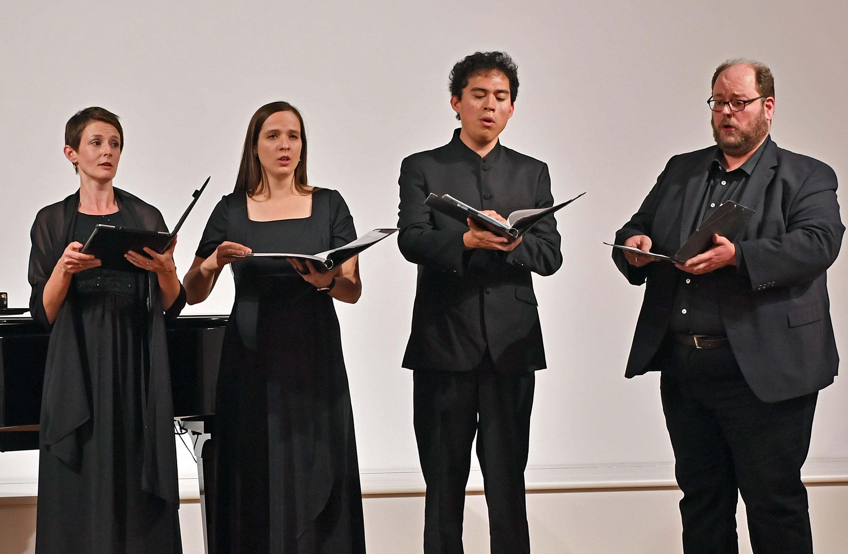 Ein Quartett des vielstimmigen „ensemble cantissimo“ brachte herausragenden a-capella-Gesang zu Gehör.