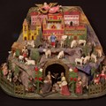 Krippenberg mit geschnitzten Figuren aus Iglau, Böhmen-Mähren, um 1900