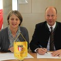Unterzeichnung der neuen Kooperationsvereinbarung zwischen dem Landkreis Augsburg und dem Bezirk Schwaben