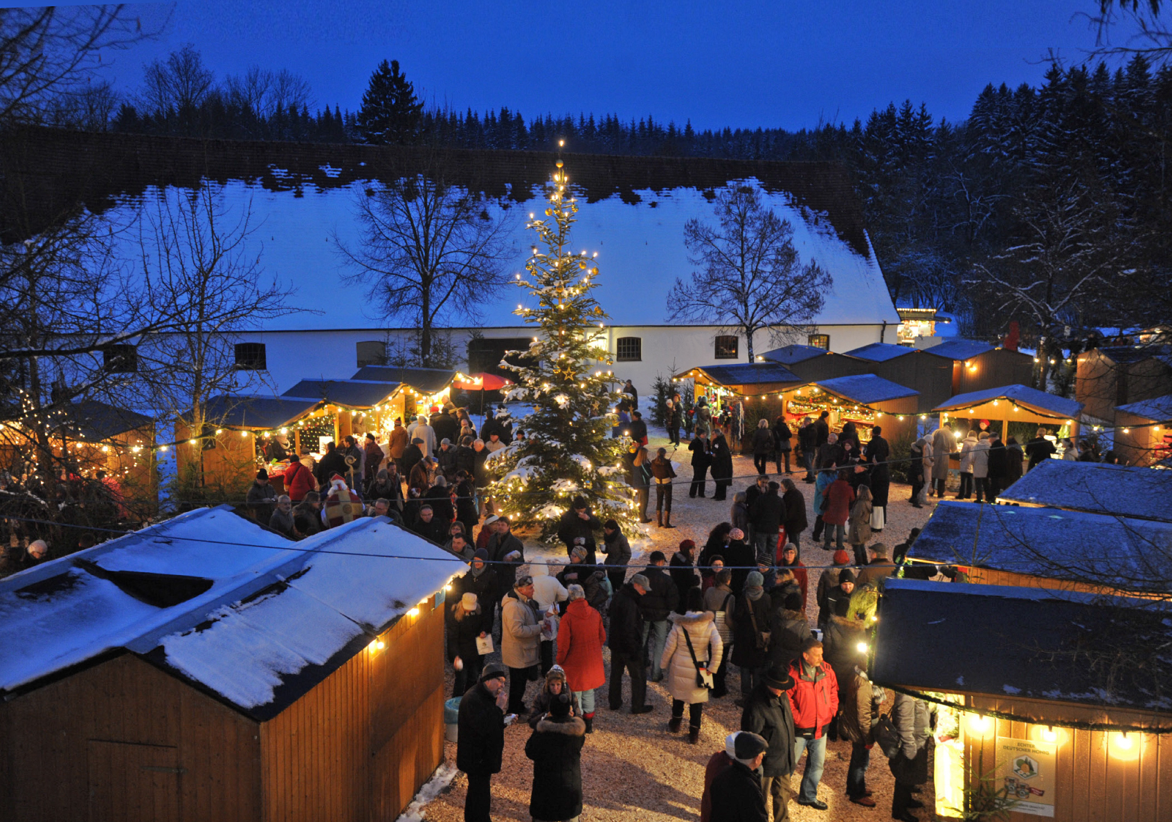 Weihnachtsstimmung pur auf dem Kloster- und Museumsgelände Oberschönenfeld