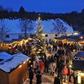 Der Oberschönenfelder Weihnachtsmarkt verzaubert jedes Jahr viele Besucher.