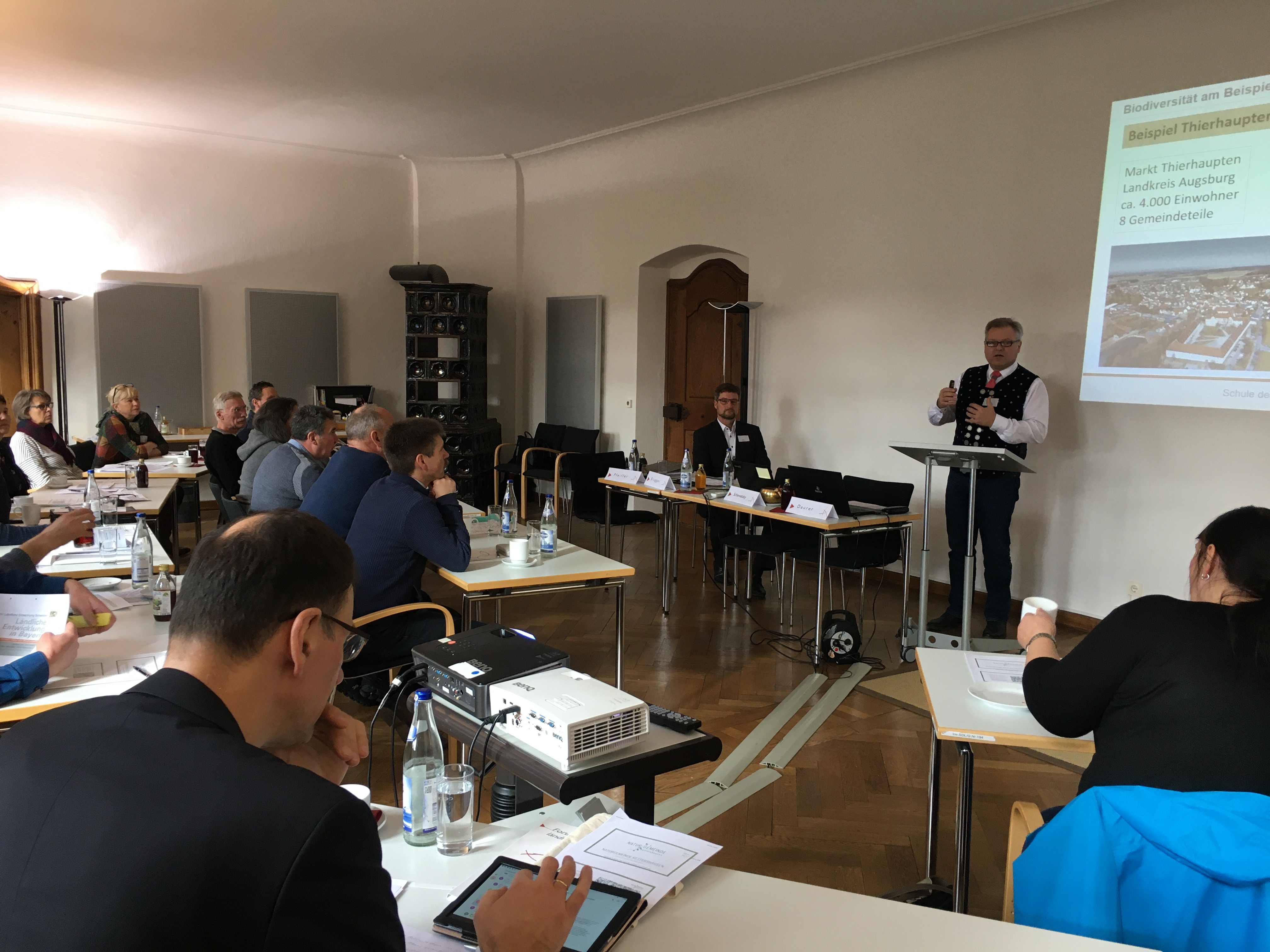 Moderator des Seminars Rettet die Vielfalt! Manfred Pfeiffer und Bürgermeister von Thierhaupten Toni Brugger