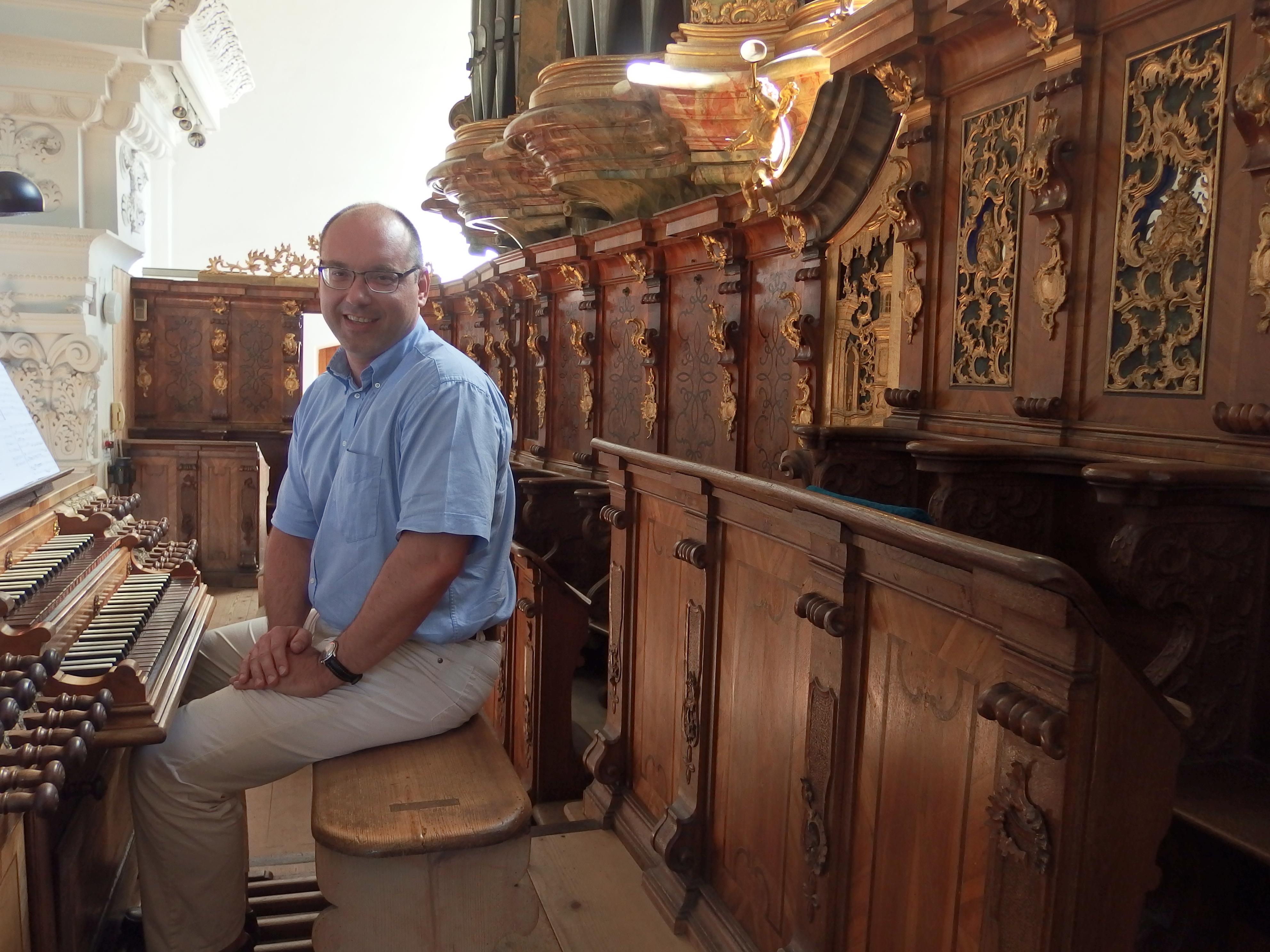 Tobias Lindner an der Freiwiß-Orgel in Kloster Irsee