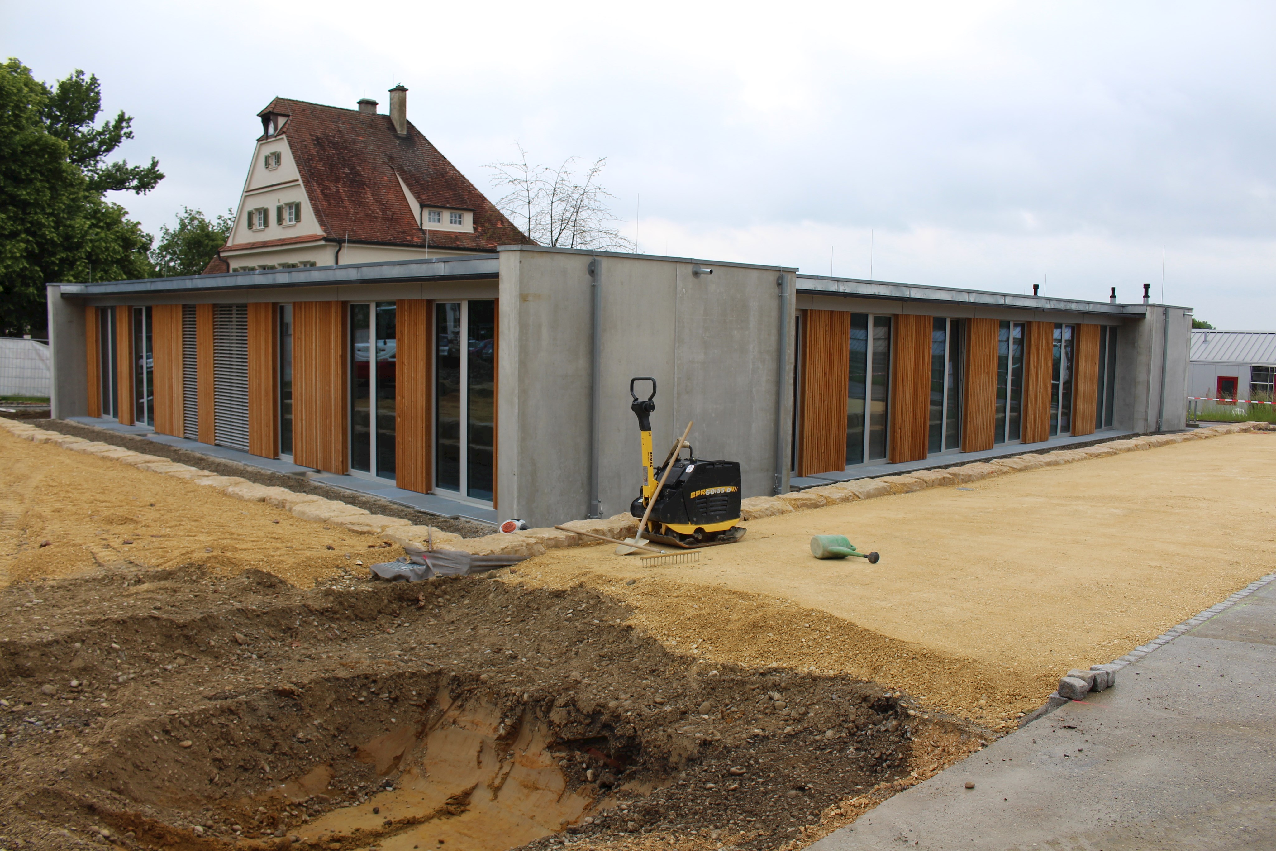 Die neue FONA in Günzburg ist in Betrieb und soll nun mit Leben erfüllt werden