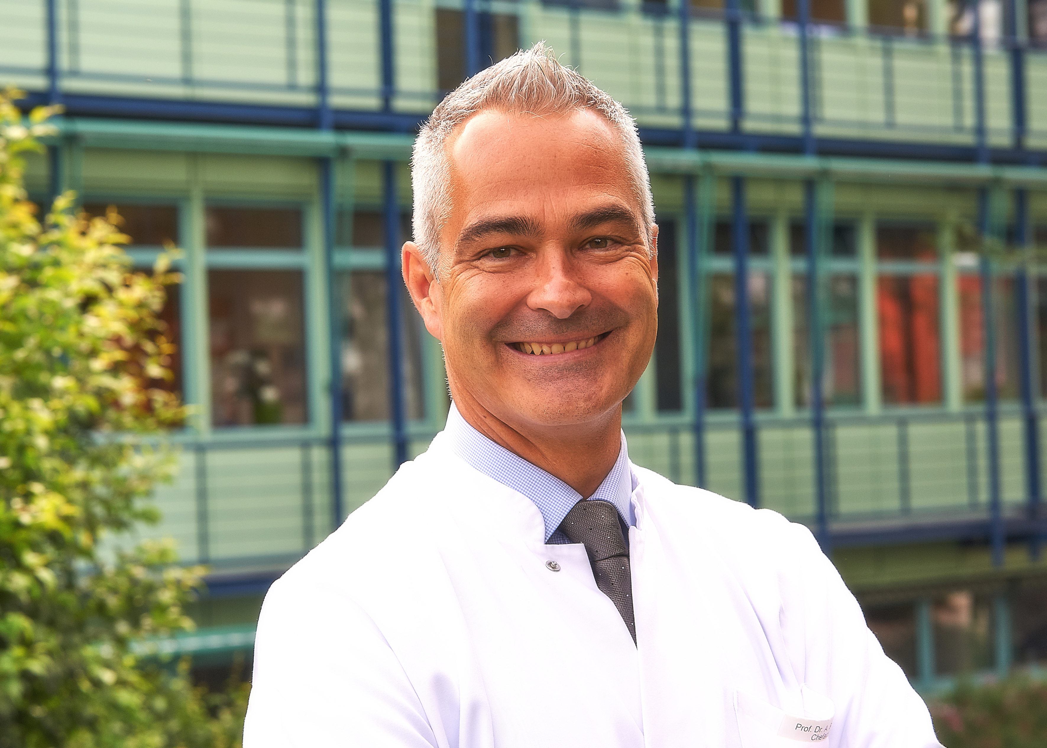 Der Chefarzt des Therapiezentrums Burgau, Prof. Bender, leitet ein außergewöhnliches Forschungsprojekt