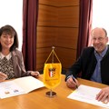 Bezirkstagspräsident Martin Sailer und Landrätin Maria Rita Zinnecker