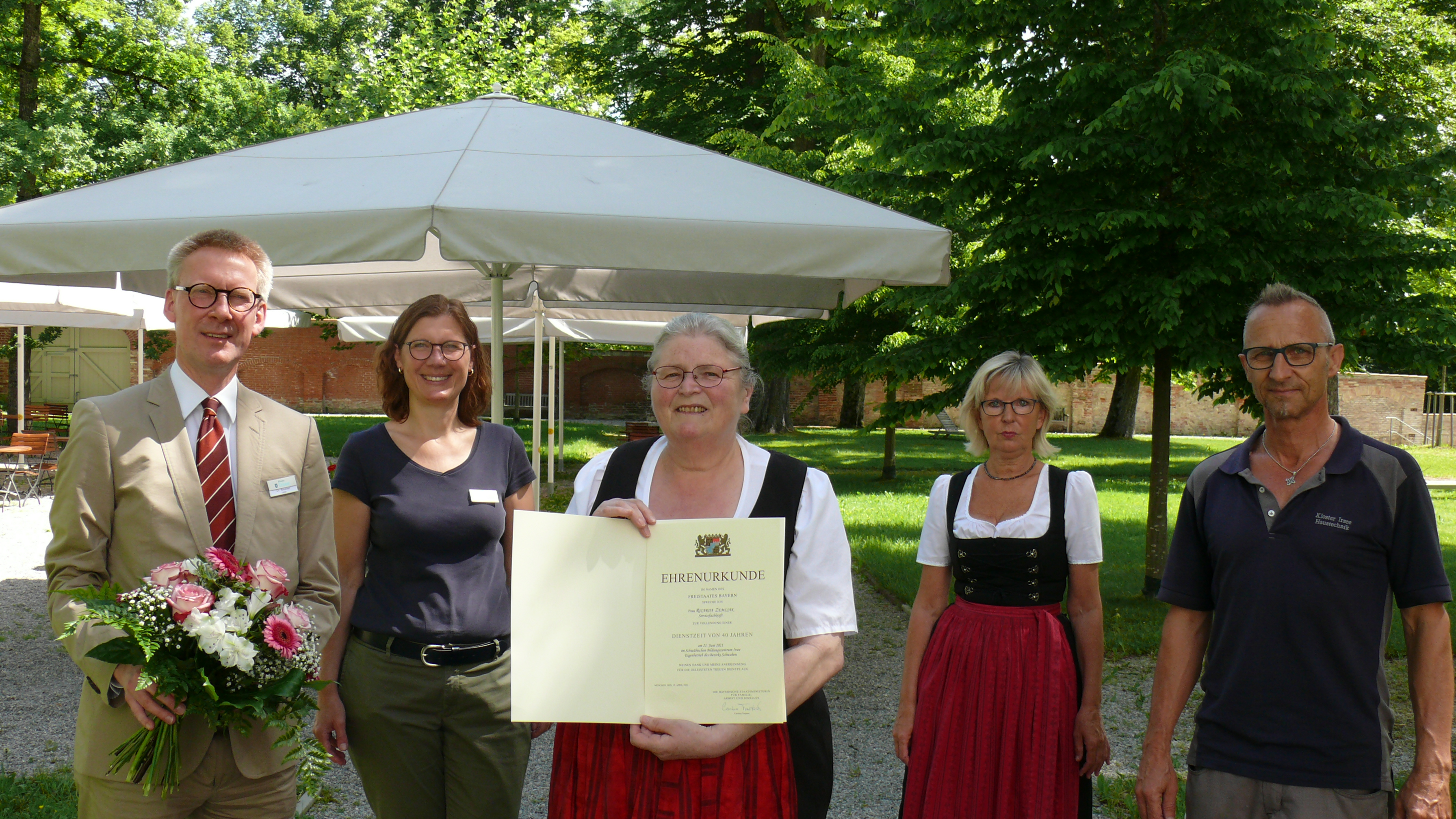 Seltenes Jubiläum in Kloster Irsee - Ricarda Zemljak seit 40 Jahren im Service des Schwäbischen Bildungszentrums tätig