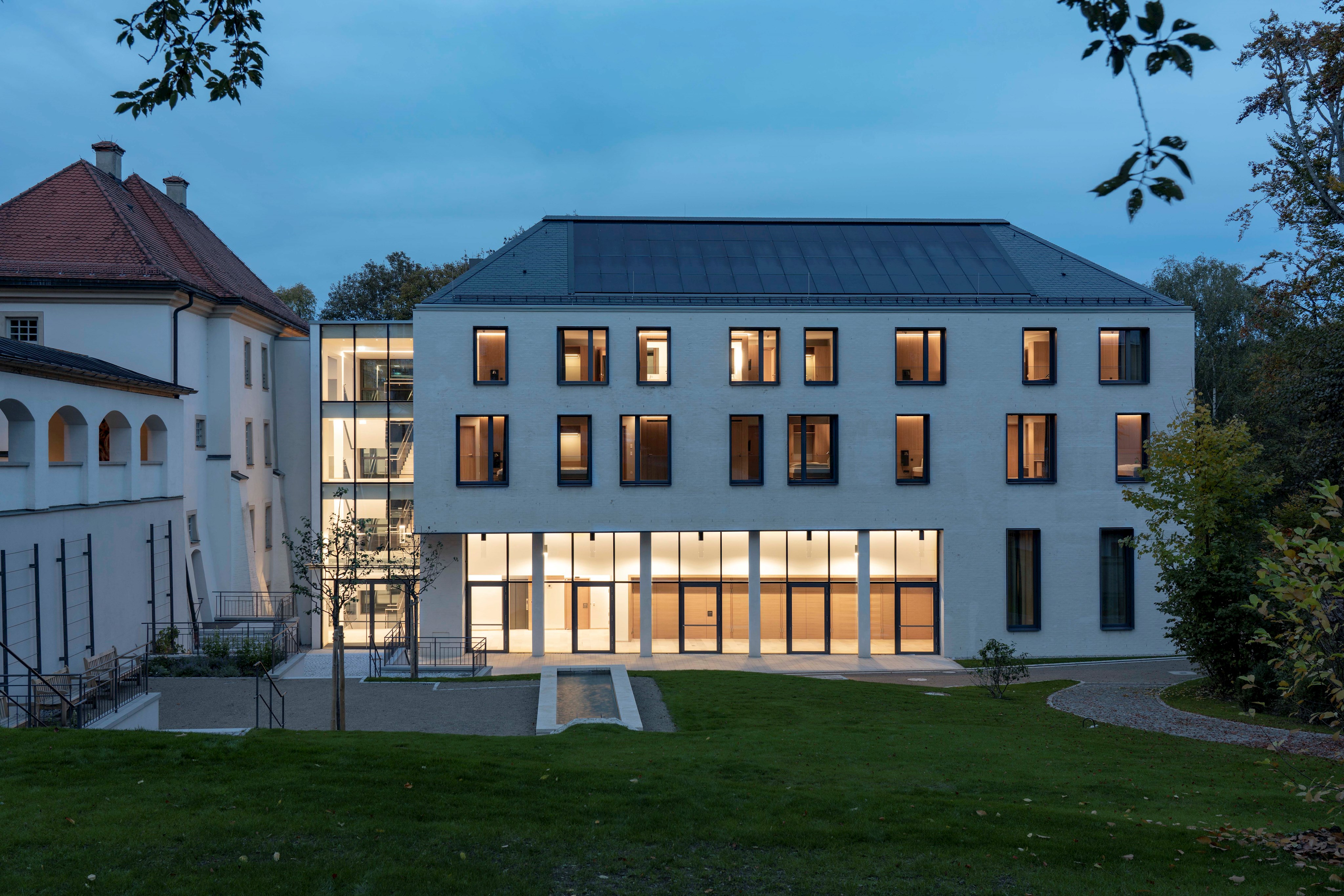 Küferei (Außenansicht bei Nacht)