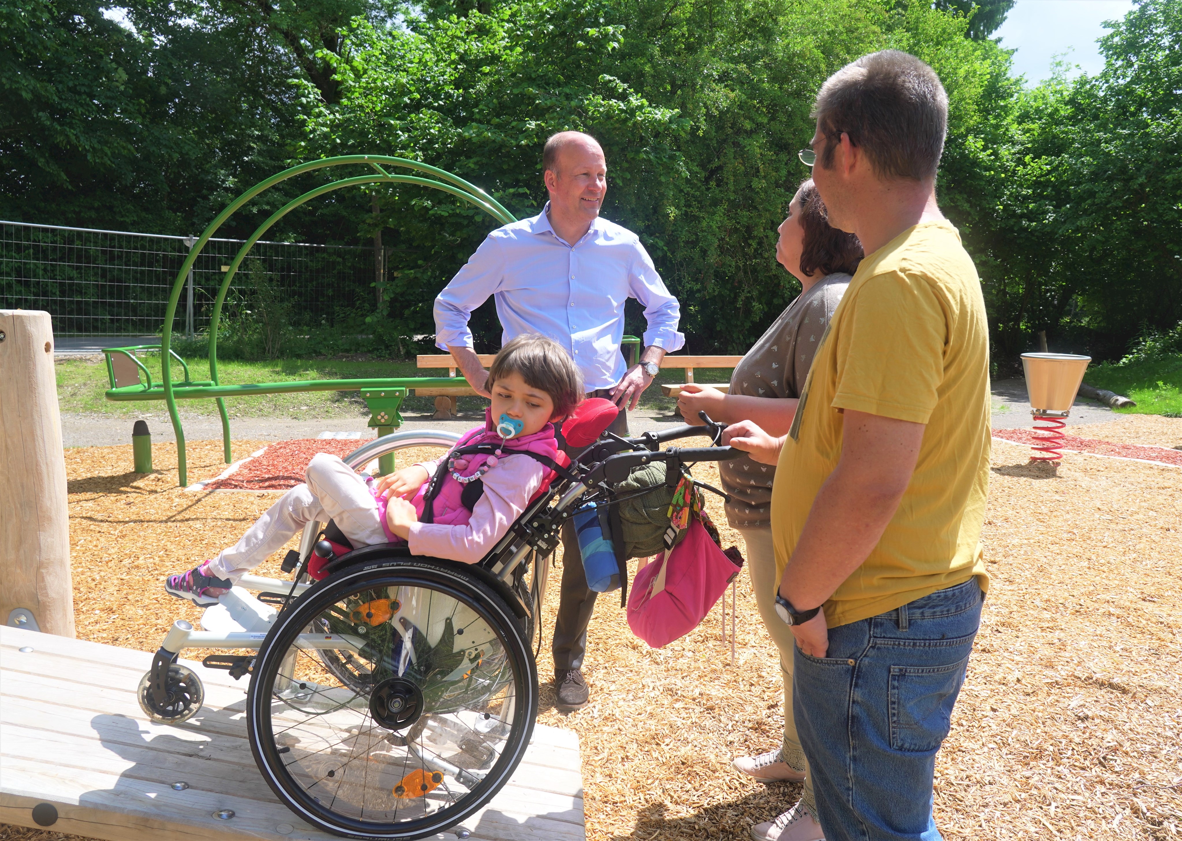 Spielplatz Oberschönenfeld eröffnet barrierefrei