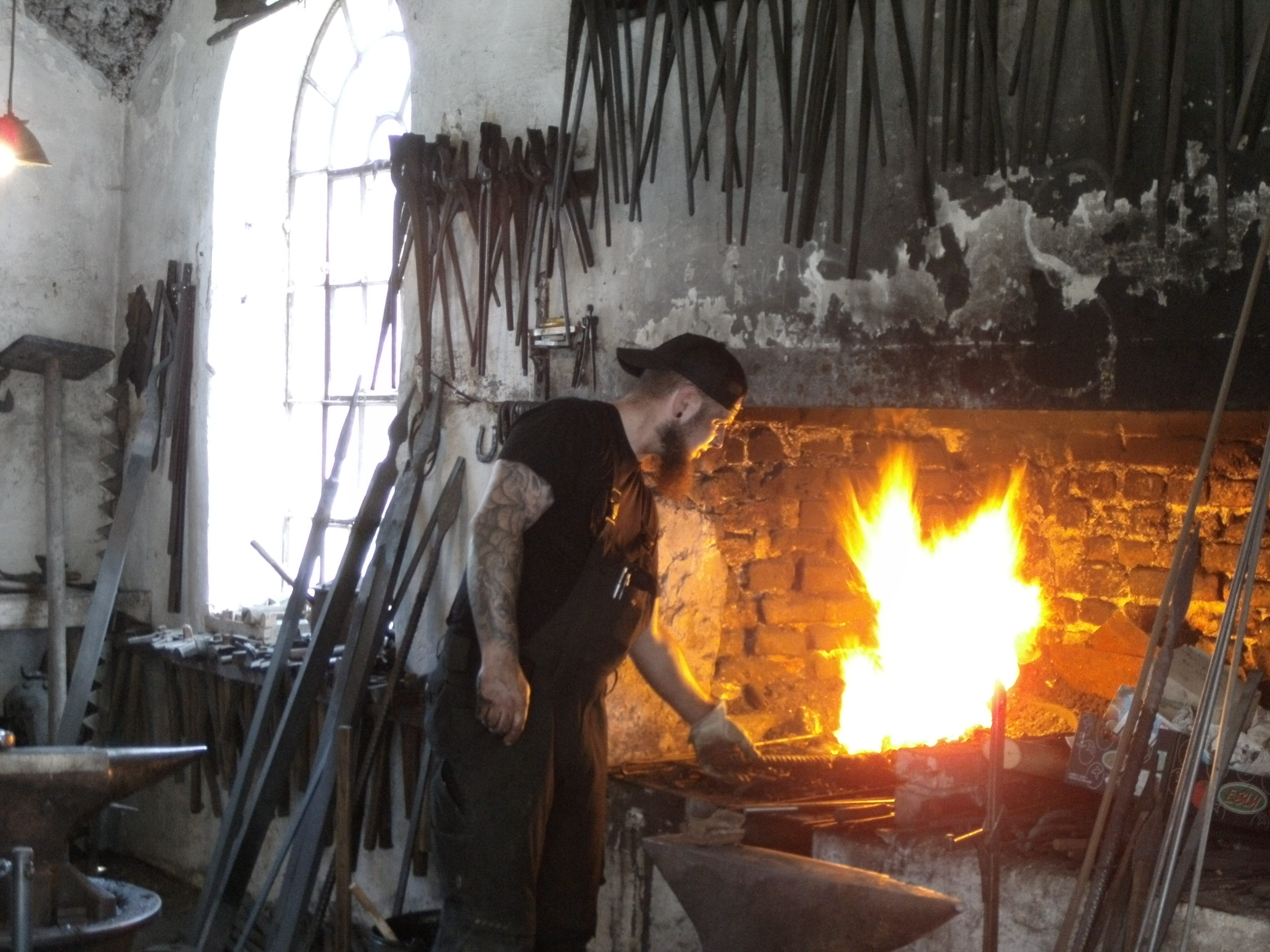 Schmiedevorführung im Erlebnis-Museum Hammerschmiede Naichen am 18. Juni