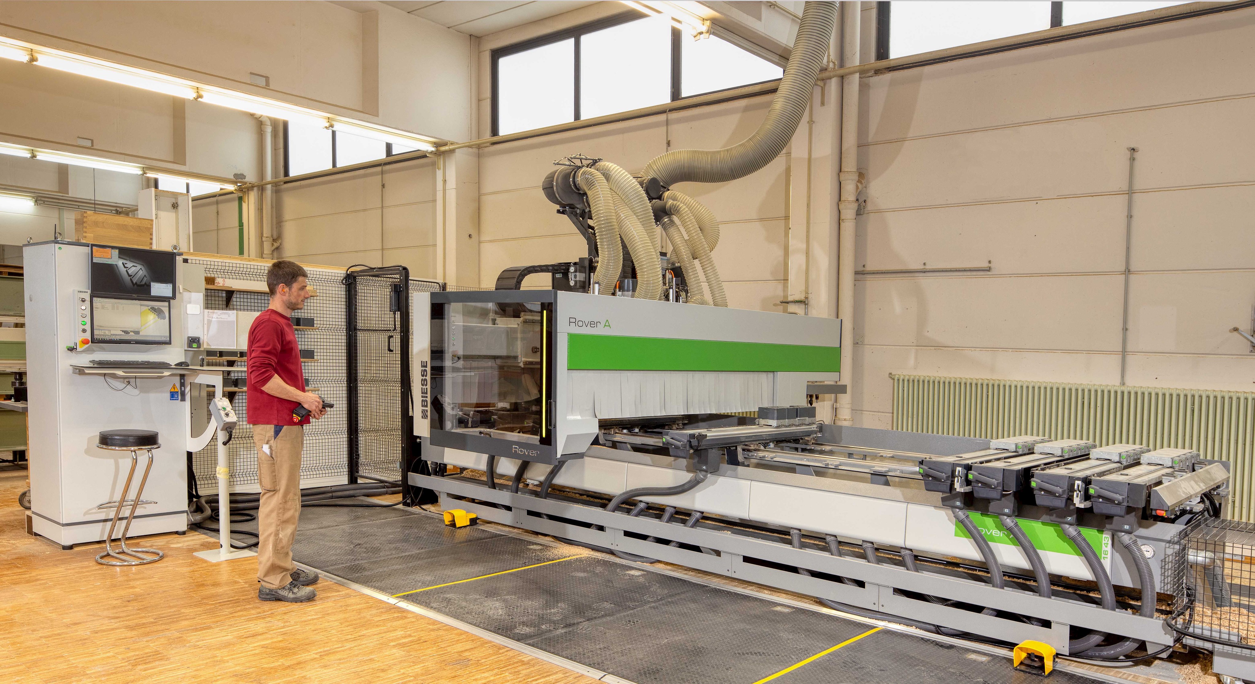 Zur umfangreichen Produktpalette der Schreinerei Ursberg gehört auch die CNC-gesteuerte Holzbearbeitung