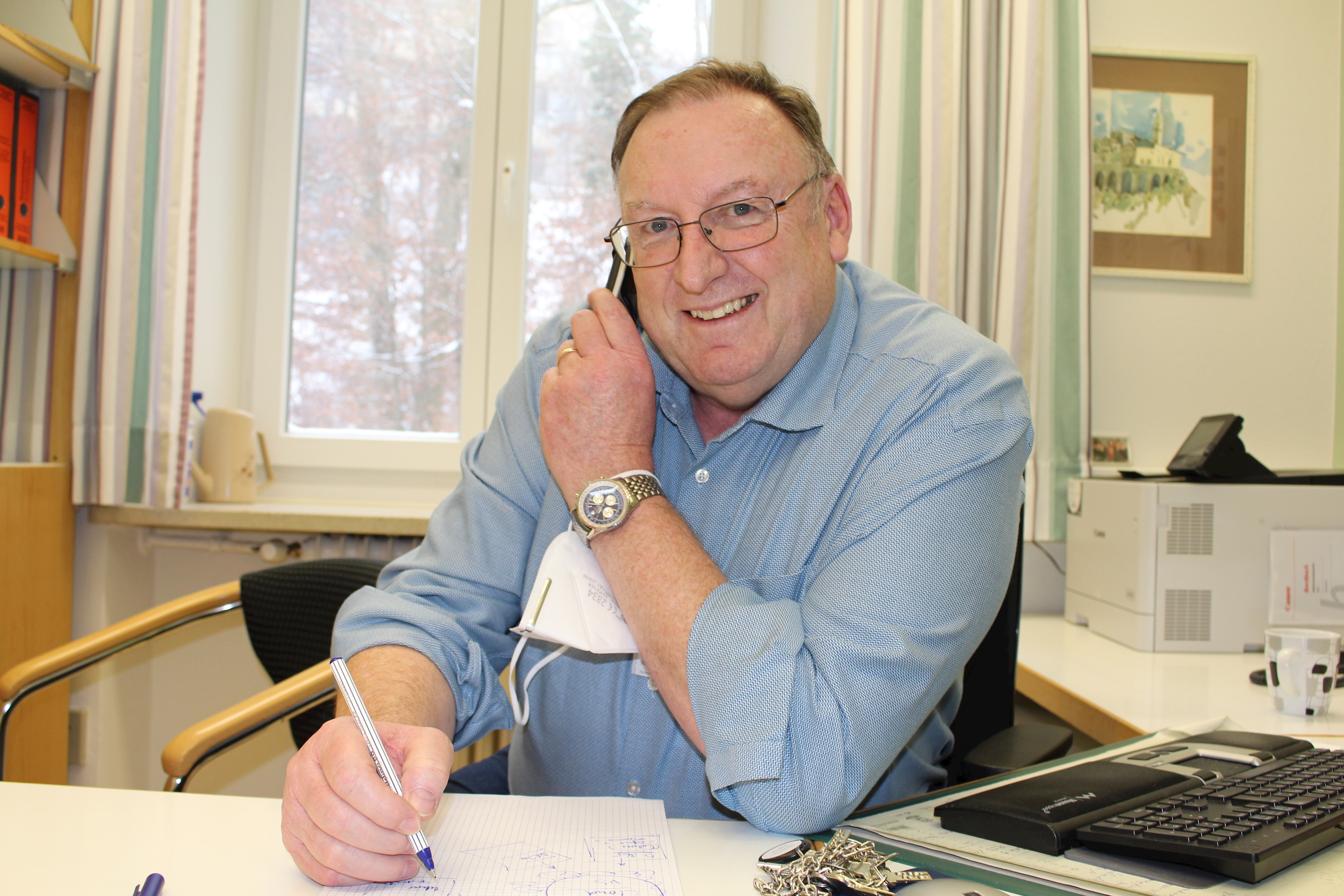 15 Jahre Schulleiter, zehn Jahre Stellvertreter: Markus Ellenrieder – hier in seinem Büro – hat die Berufsfachschule für Pflege am BKH Kaufbeuren geprägt.