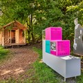 Mit der Outdoor-Ausstellung "Sichtbar gemacht: FrauenGestalten" dokumentiert und würdigt das Bauernhofmuseum mitunter vergessene Frauenbiografien gesellschaftlich bedeutende Zeitdokumente. - Foto: Tanja Kutter