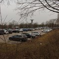Die Parkharfe an den Günzburger Kliniken ist immer gut belegt und stößt vor allem in den Vormittagsstunden regelmäßig an ihre Grenzen - Foto: Georg Schalk