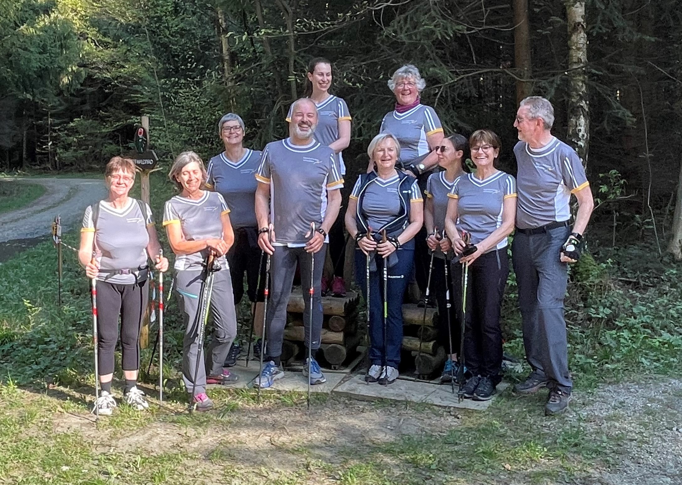 BKH Kaufbeuren: Nordic-Walking-Runde für einen guten Zweck