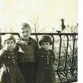 Amalie (1931-2022) mit ihren Geschwistern Ernst (1929-1944) und Anna (1932-2011) Lossa - historisches Foto aus dem Privatbesitz von Amalie Speidel