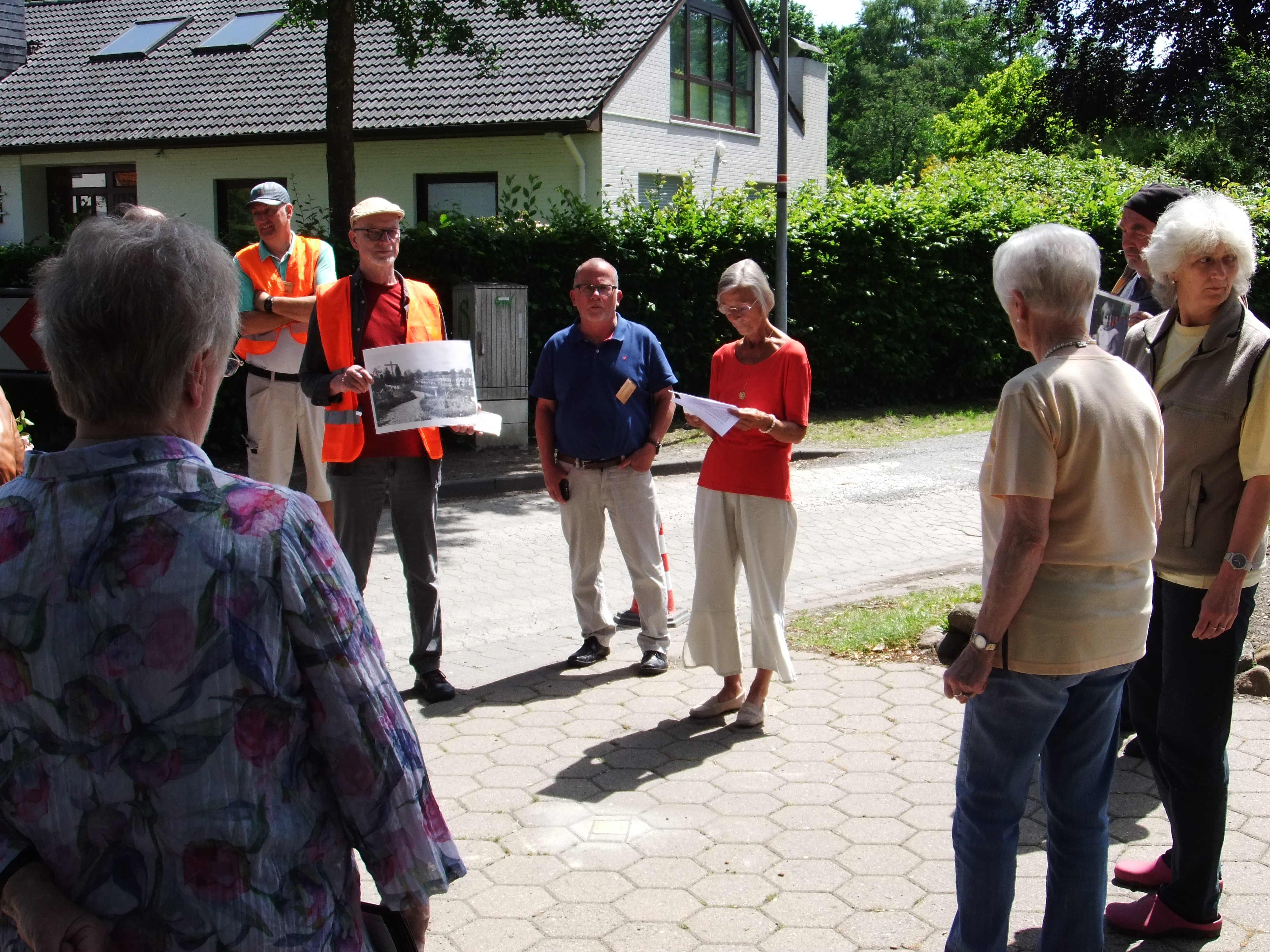 Stolperstein-Verlegung für Ella Banehr - Foto: Wiebke Janssen