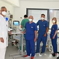 Visite im neuen Weaning-Zentrum des Therapiezentrums Burgau (links im Bild Chefarzt Prof. Dr. Andreas Bender): Hier lernen Patienten wieder ohne Maschine zu atmen. - Foto: Sonja Forster, TZ Burgau