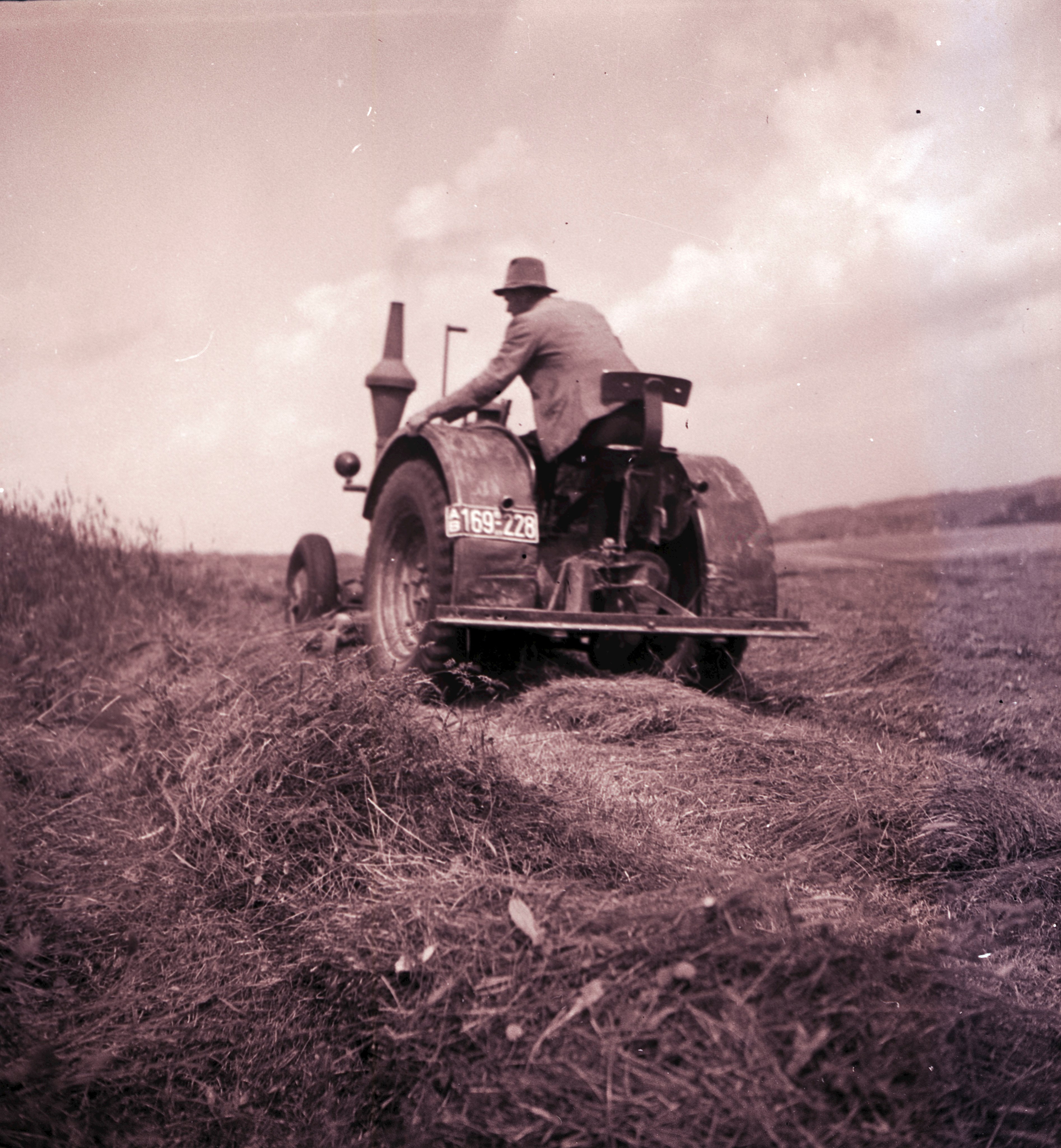 „Mythos Bulldog“: Um landwirtschaftliche Zugmaschinen und ihre Bedeutung im kulturellen Wandel geht es bei einer Veranstaltung am 8. Oktober in Illerbeuren. - Foto:  Alfred Weitnauer, Bezirk Schwaben