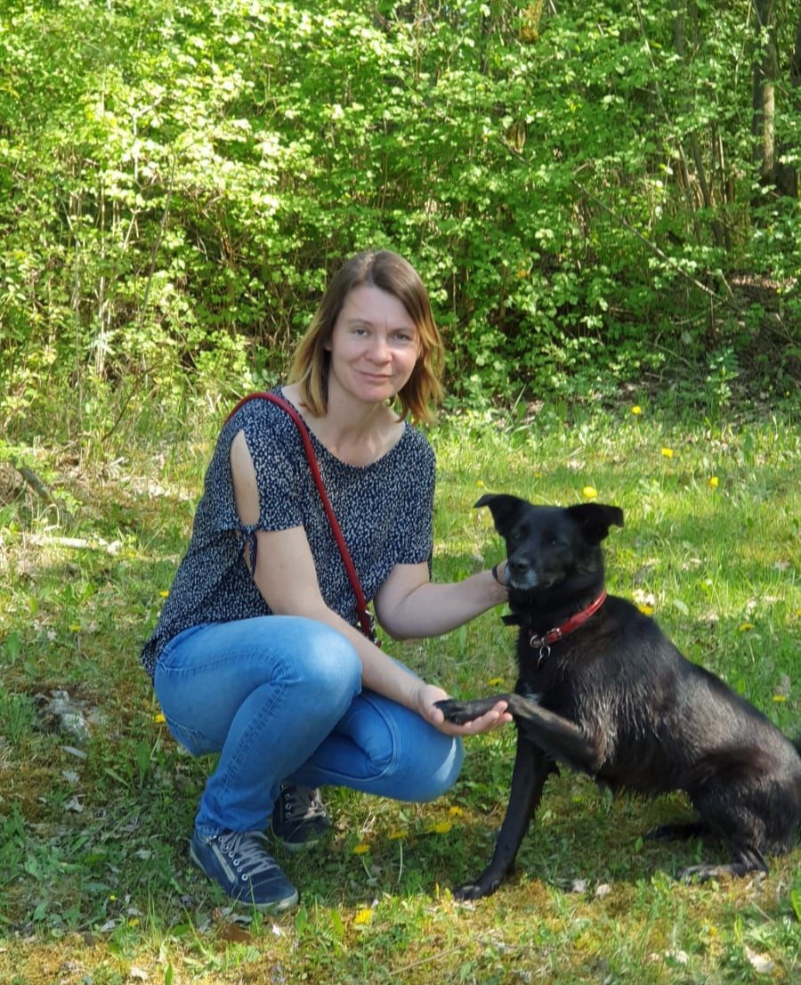 Beim Besuch von Ambulanzpatienten ist „Smiley“ dabei