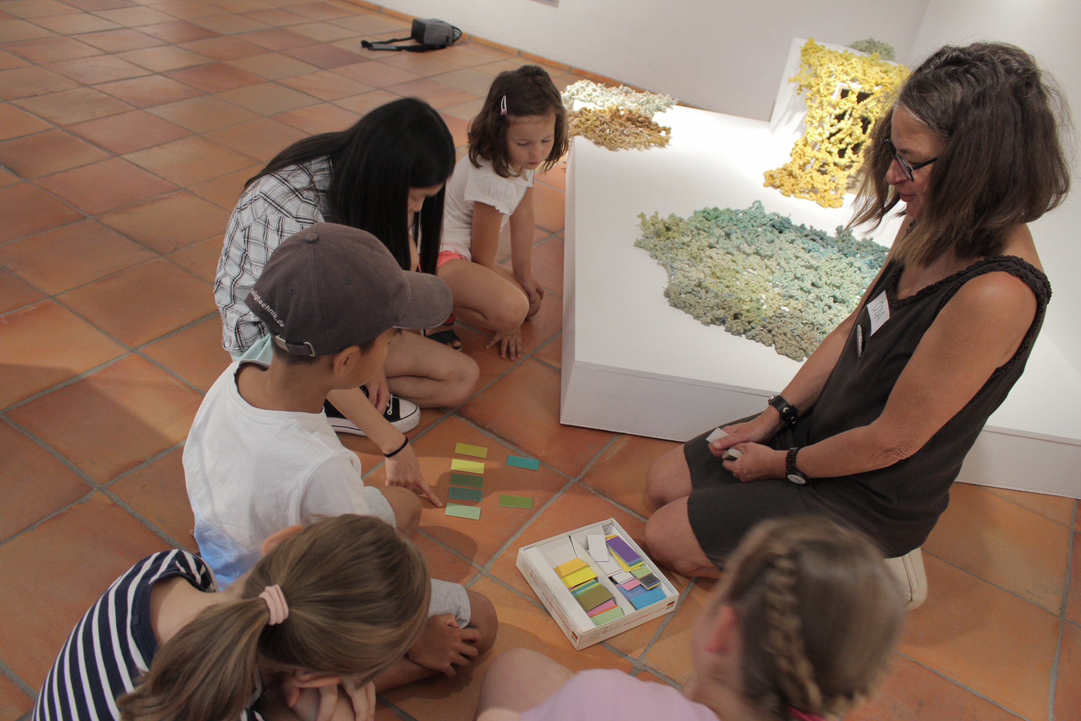 Familienführung in der Kunstausstellung „Gedankenpflücken“ mit Kreativwerkstatt 