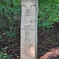 Stele an der Gedenkstätte am ehemaligen KZ-Außenlager Türkheim - Foto: Sylvia Heudecker