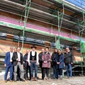 (v. l.) Vorstandsvorsitzender Brunhuber, Ziegler (SCB), Bürgermeister Uhl, BTP Sailer, Bauleiter Dauer, GL Becker, Einrichtungsleiterin Geirhos (WuF), Friedrich, Kern (SCF KU), Bürgermeister Kalb (Vorsitzender der Hospitalstiftung). - Foto: Georg Schalk