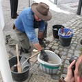 Stolperstein-Setzung 3 - Foto: Achim Bunz